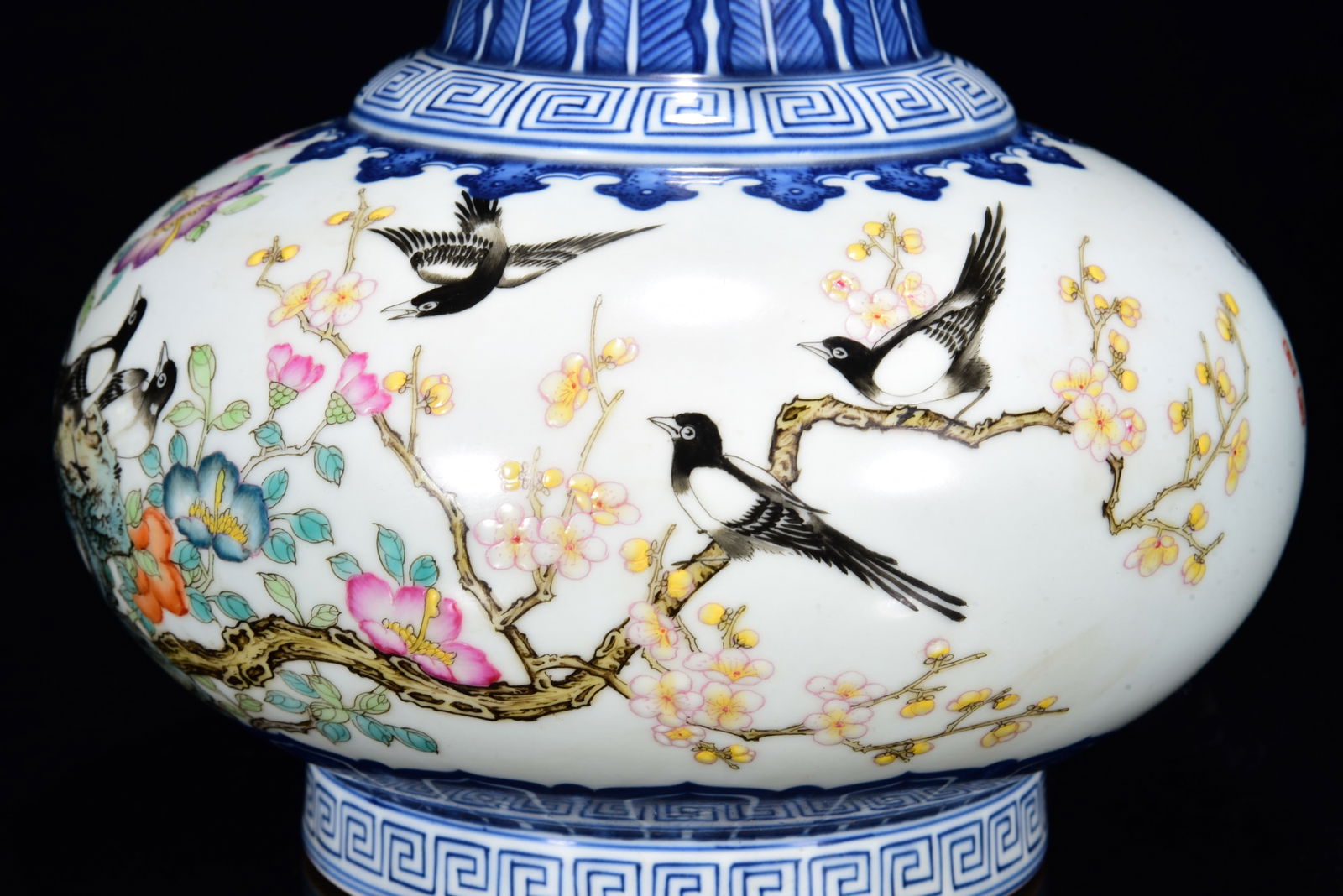 Chinese Qing Dynasty Famille Rose+Blue And White Porcelain Flowers Bird Vase - 8