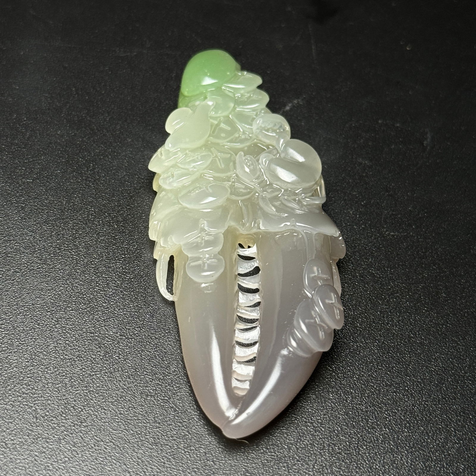Chinese Hetian Jade Carved Crab Claws Pendant - 7