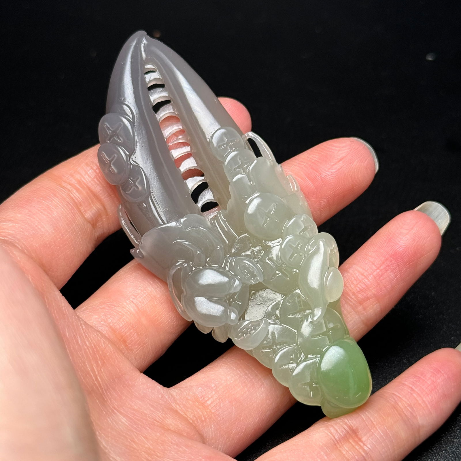 Chinese Hetian Jade Carved Crab Claws Pendant - 8