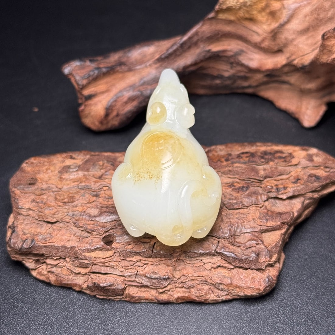 Chinese Hetian Jade Carved Mouse Pendant - 3