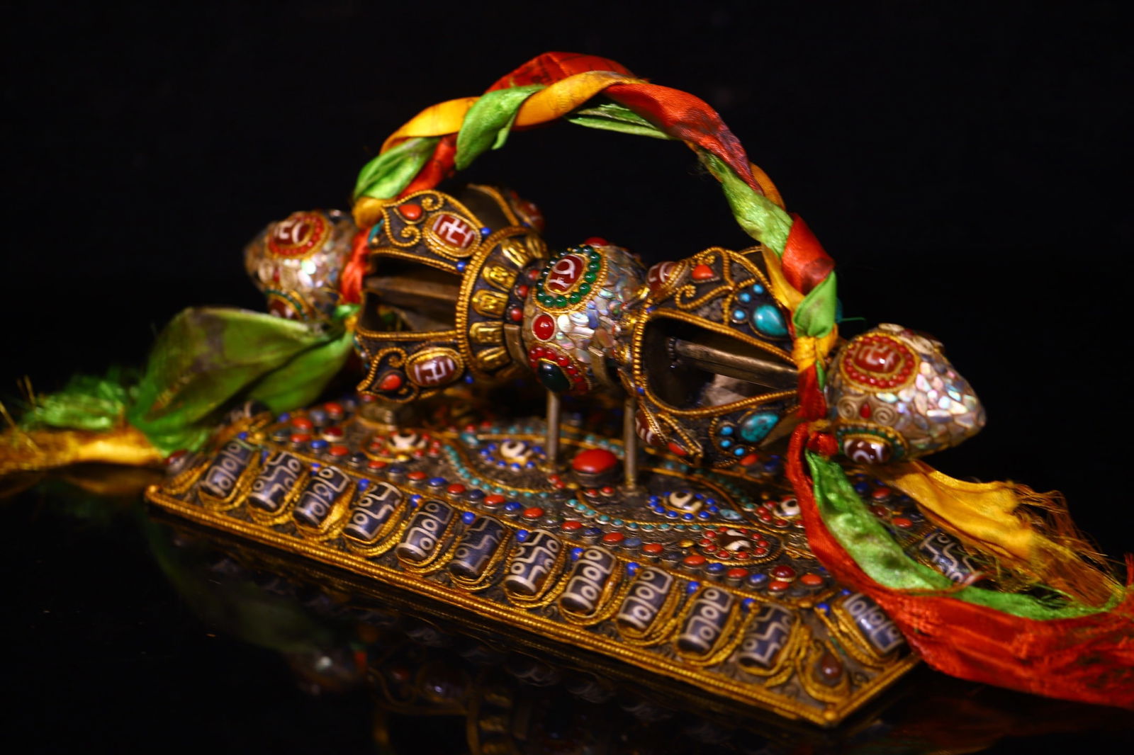 Old Tibetan Gilt Gold Copper Inlay DZI Agate & Turquoise & Lapis Lazuli Pestle Xiangmo Statue - 3