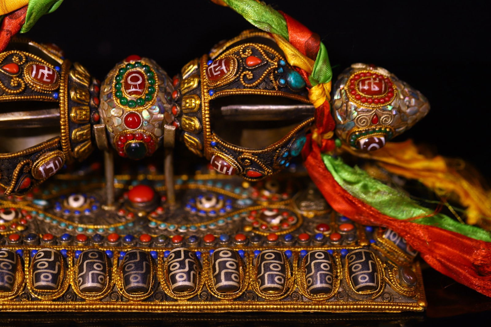 Old Tibetan Gilt Gold Copper Inlay DZI Agate & Turquoise & Lapis Lazuli Pestle Xiangmo Statue - 8