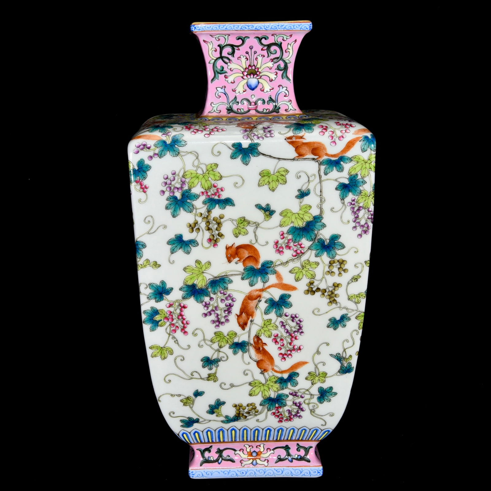 Chinese Qing Dynasty Gilt Edge Famille Rose Grape & Squirrel Design Porcelain Vase - 2