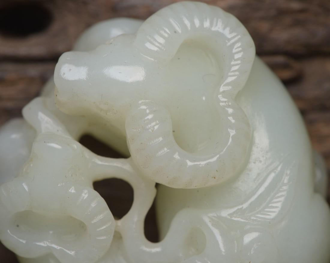 Chinese Hetian Jade Carved Dragon Fortune Ox Pendant - 4