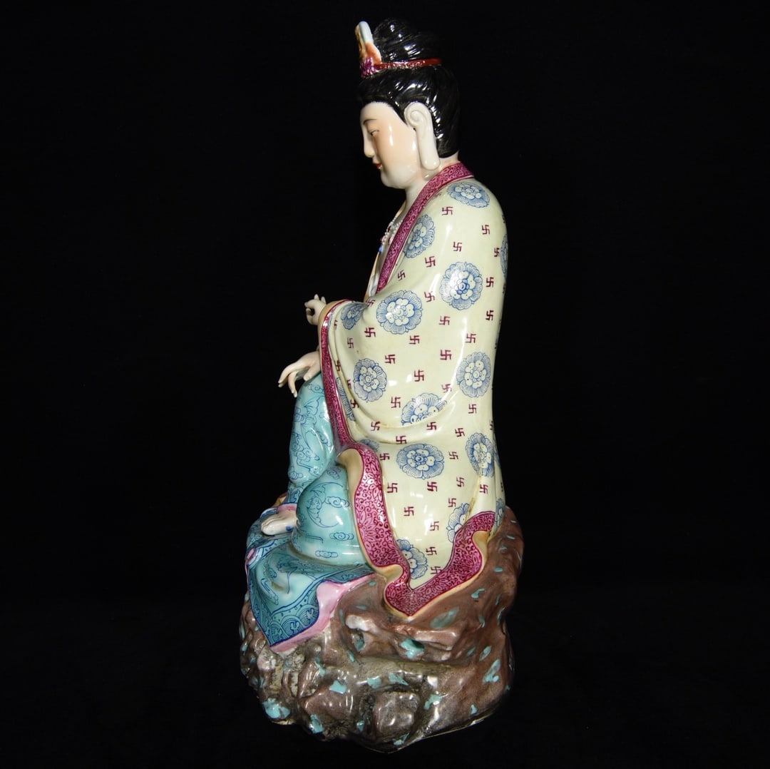 Chinese Famille Rose Porcelain Kwan-yin Statue - 2