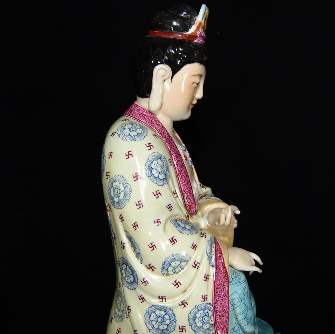 Chinese Famille Rose Porcelain Kwan-yin Statue - 7