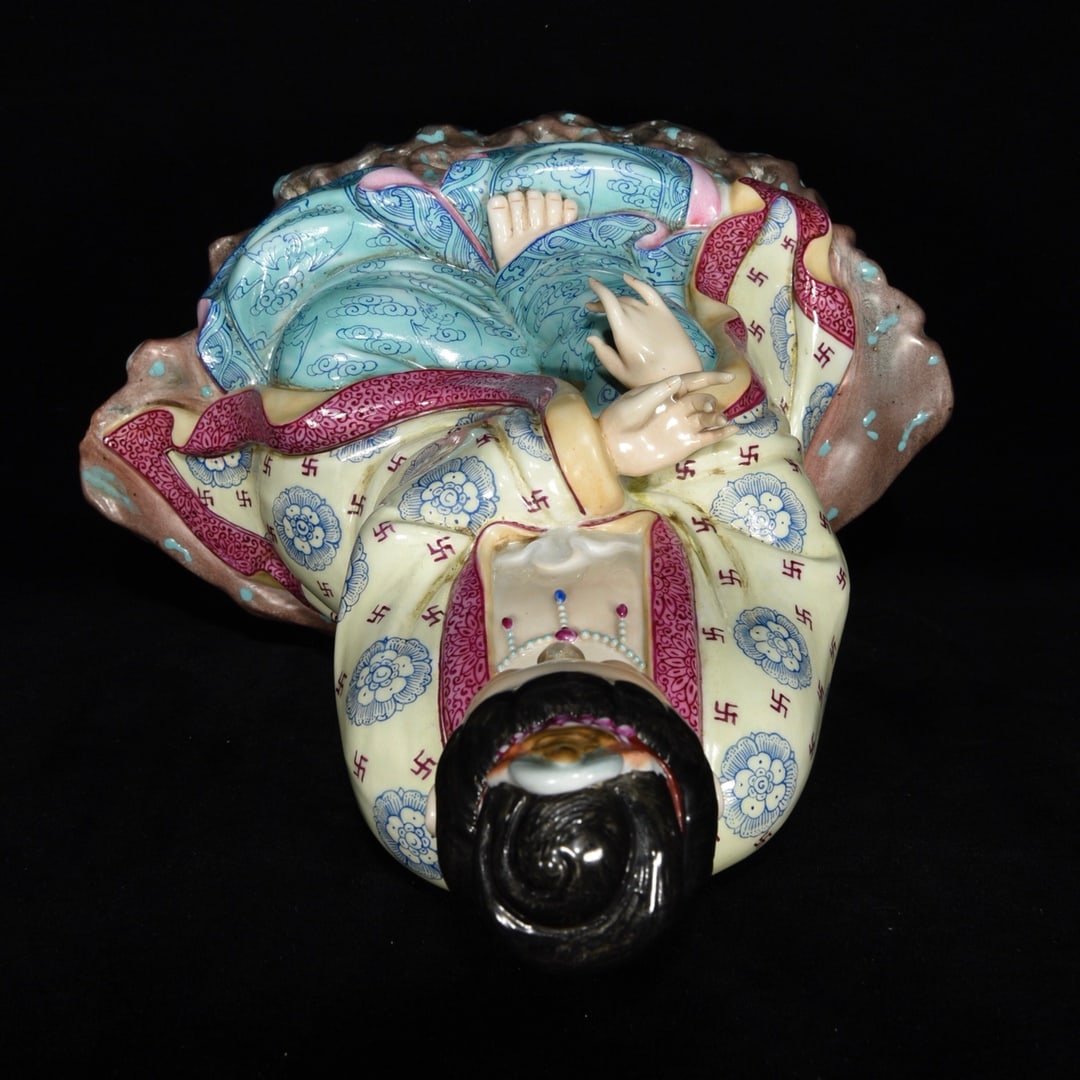 Chinese Famille Rose Porcelain Kwan-yin Statue - 8