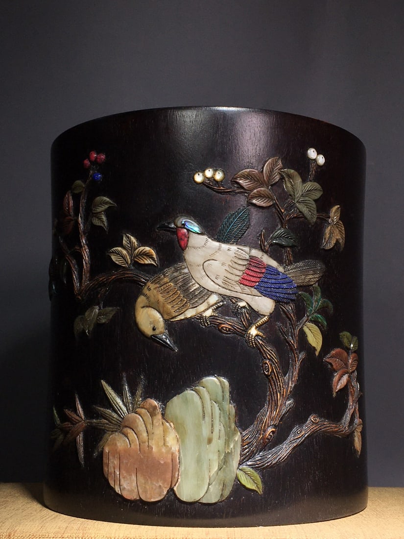 Old Chinese Zitan Wood Inlay Shoushan Stone Flowers Bird Design Brush Pot: Title: Old Chinese Zitan Wood Inlay Shoushan Stone Flowers Bird Design Brush Pot Origin: Chinese Date/Period: After1880 Materials: Zitan Wood,Shoushan Stone Dimensions: 170 x 160 (mm) 6.69 x 6.30 (inc