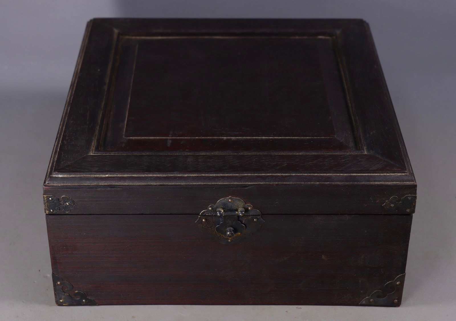 Superb Chinese Gilt Gold Copper Inlay Green Hetian Jade Carved Double Fish Vase - 8