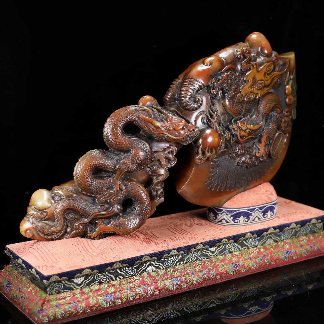 Superb Vintage Chinese Shoushan Stone Carved Dragon Axe Statue - 7