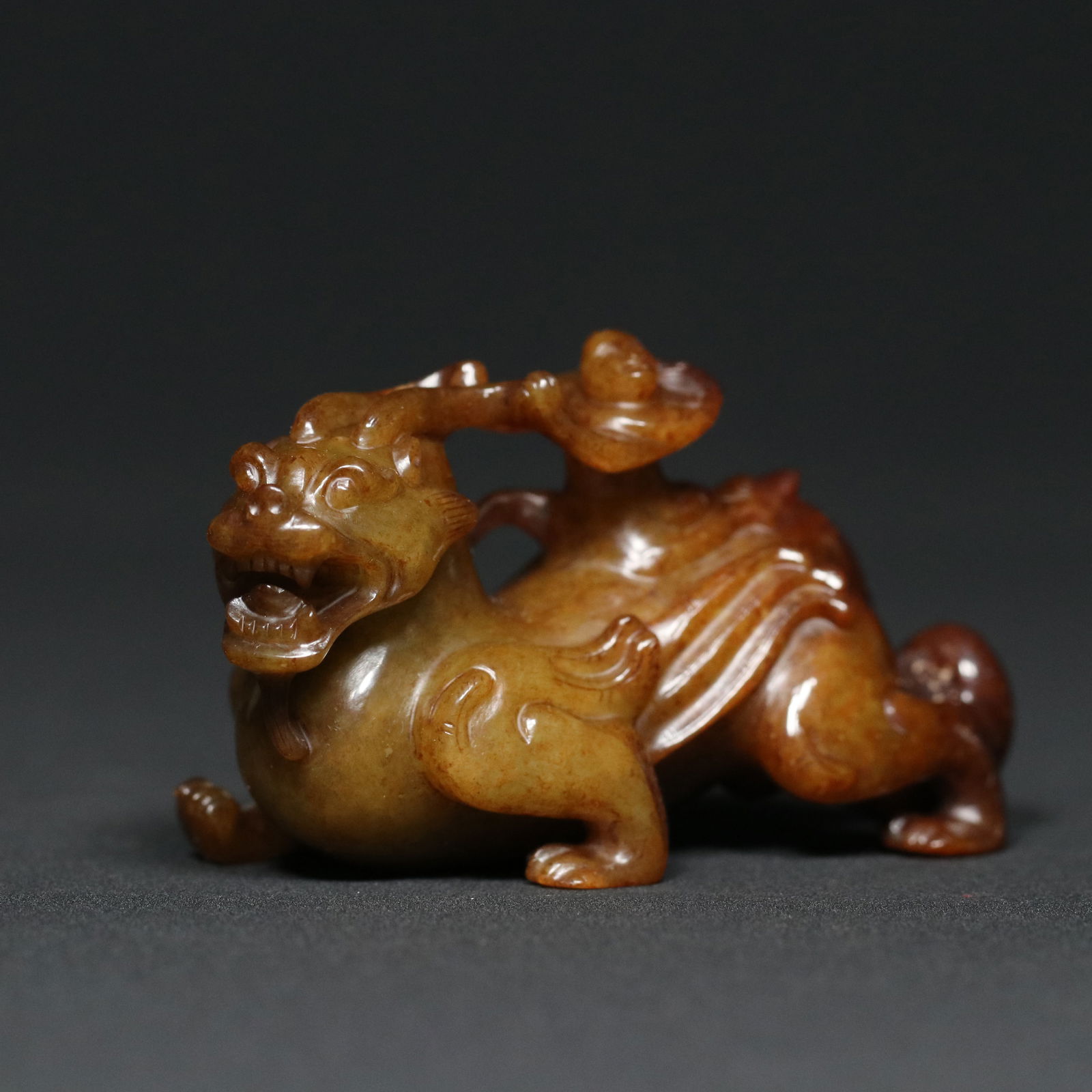 Vintage Chinese Hetian Jade Carved Beast Statue - 4