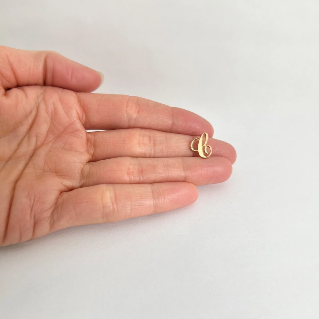 Letter C Initial Necklace Pendant Charm 14K Yellow Gold, .47 Grams - 3