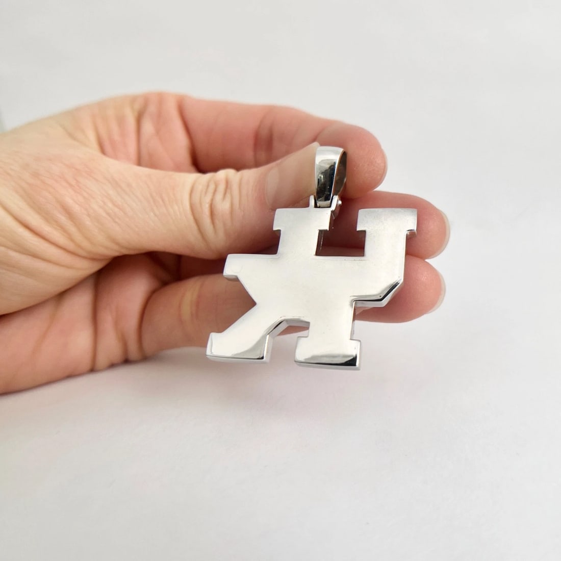 University of Kentucky UK Sapphire Diamond Pendant 14K White Gold, 15.33 Grams - 6