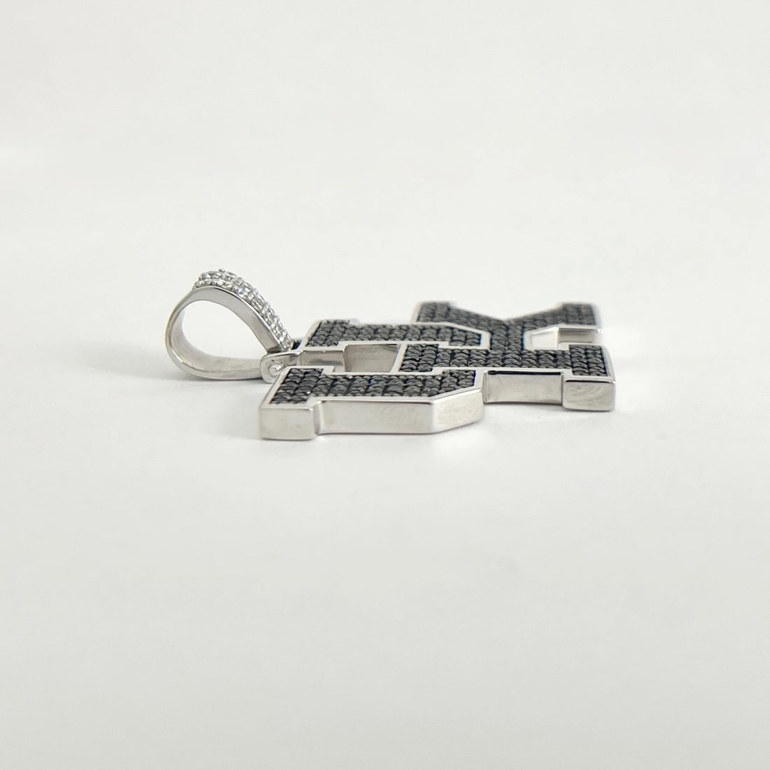 University of Kentucky UK Sapphire Diamond Pendant 14K White Gold, 15.33 Grams - 7