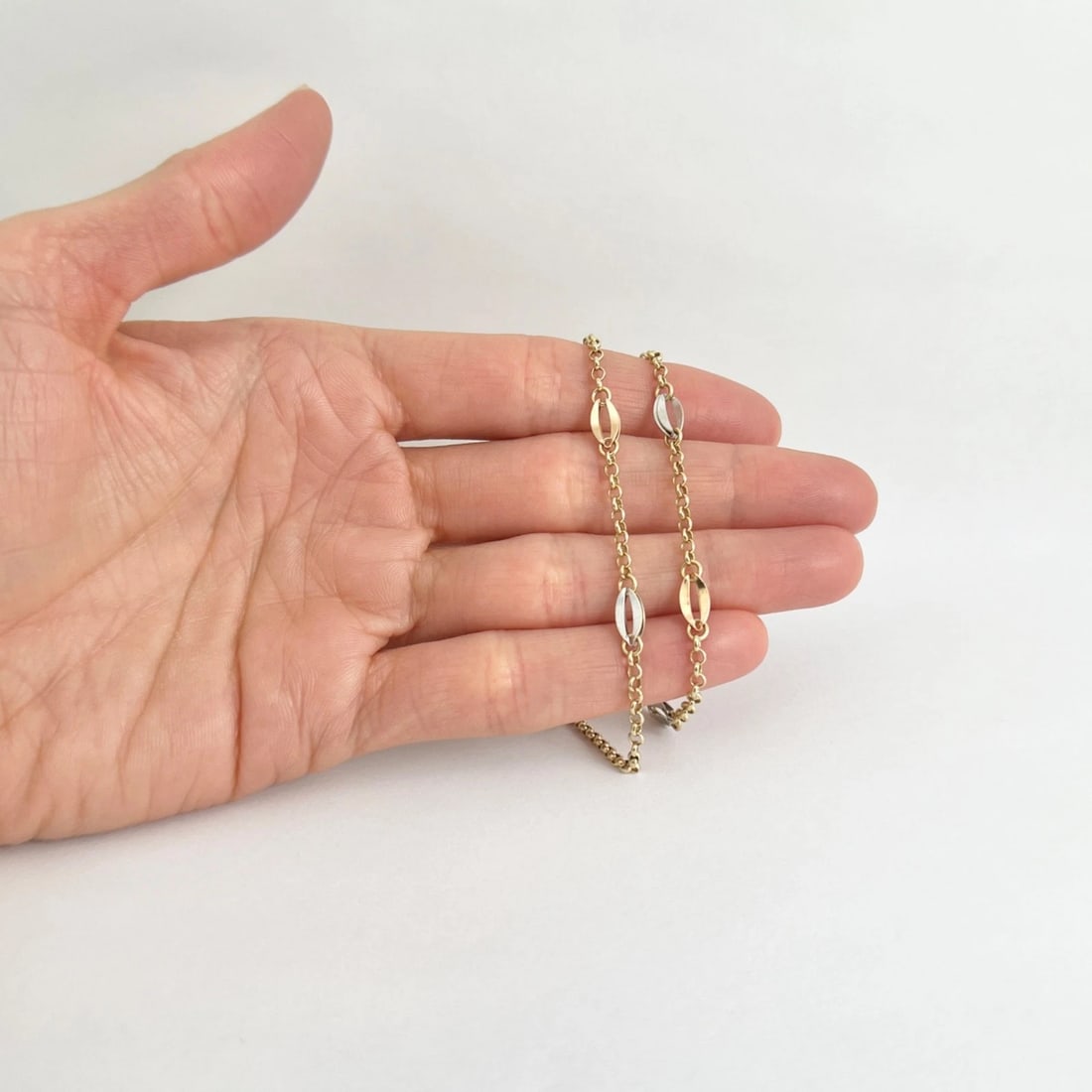 Tri-Color Station Chain Choker Necklace 14K Yellow Gold, 13 Inches, 4.71 Grams - 3