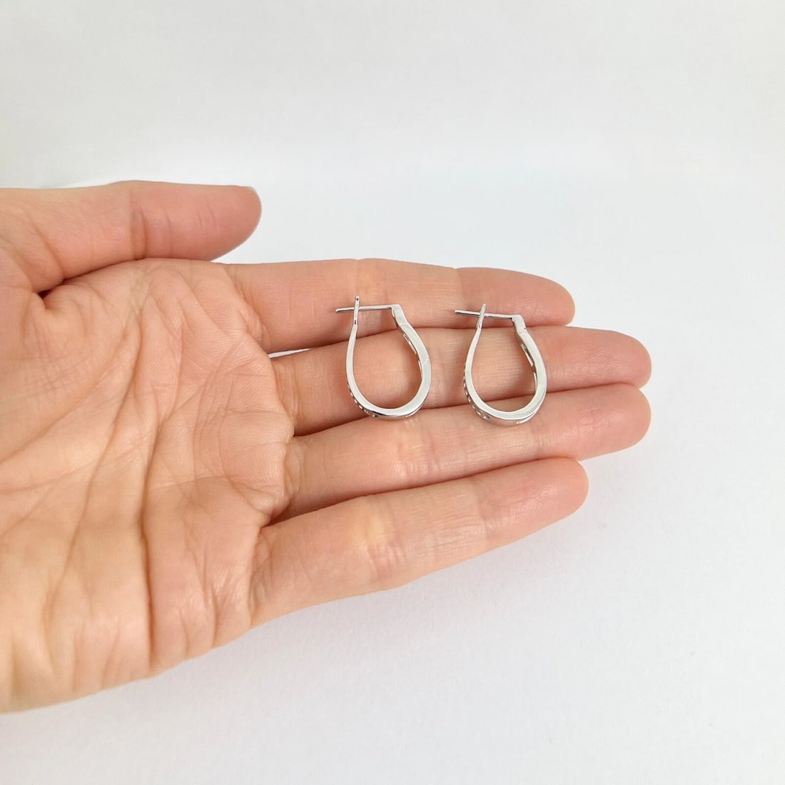 Baguette Diamond Channel-Set Oblong Hoop Earrings 14K White Gold, 3.13 Grams - 4