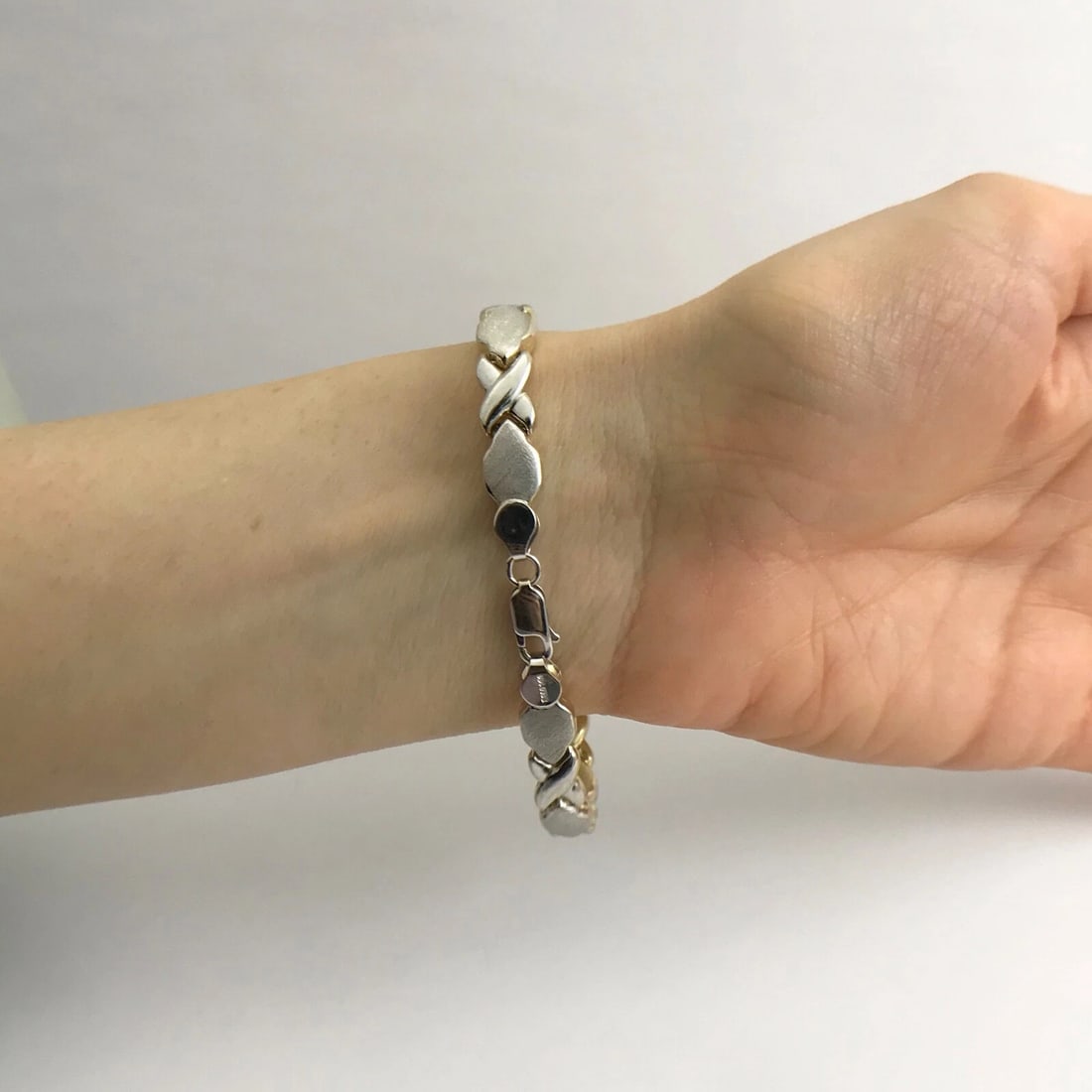 Reversible Two-Tone XO Chain Link Bracelet 14K White Yellow Gold, 7.79 Grams - 7