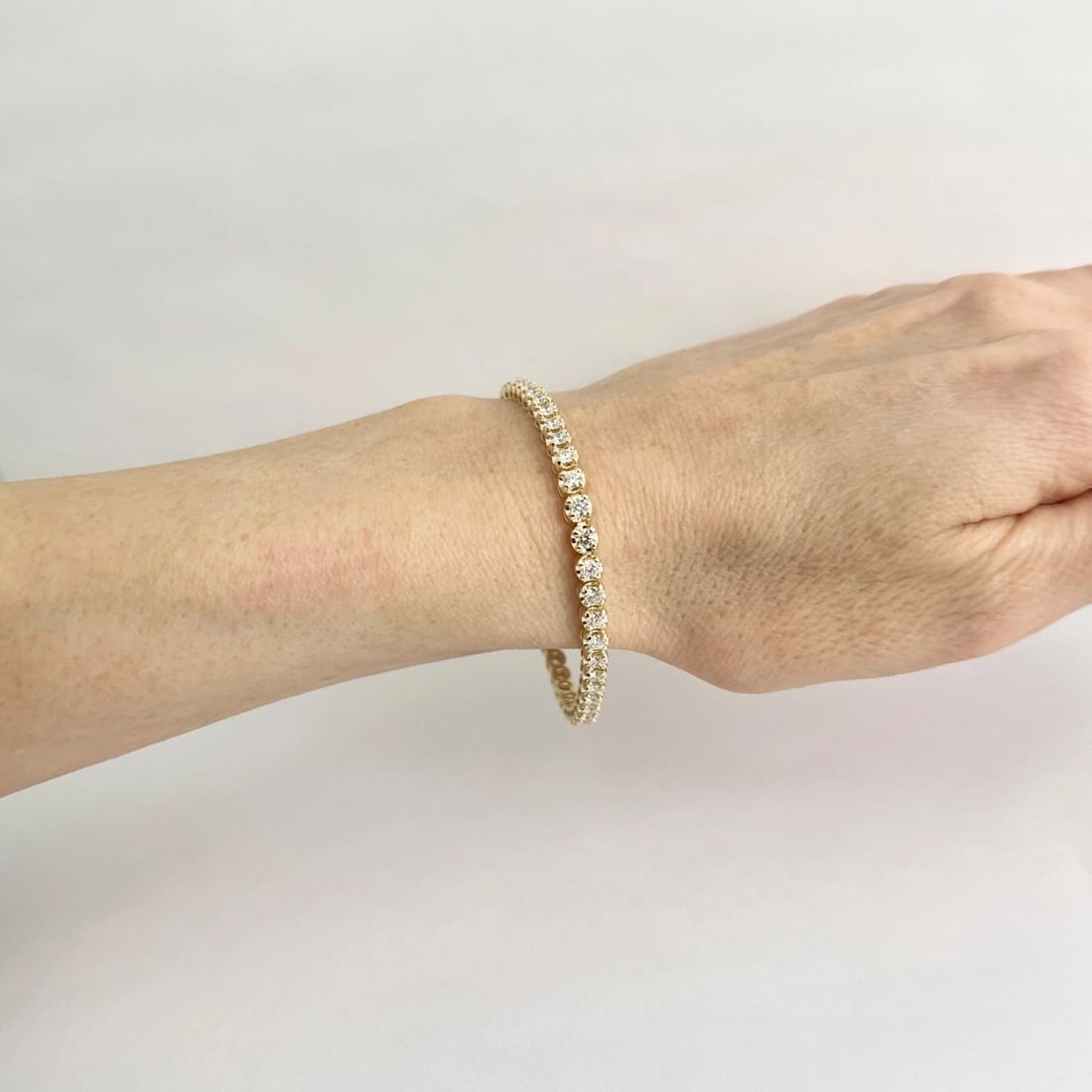 Round Diamond Buttercup Tennis Bracelet 14K Yellow Gold, 7 Inches, 3.75 CTW - 5