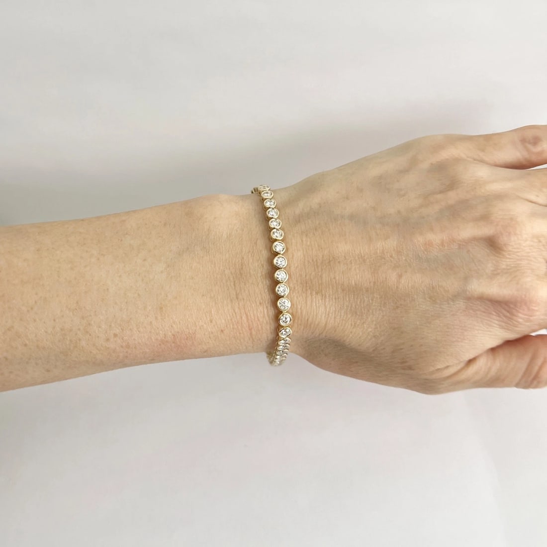 Round Diamond Bezel Tennis Bracelet 14K Yellow Gold, 7 Inches, 4.06 CTW - 4