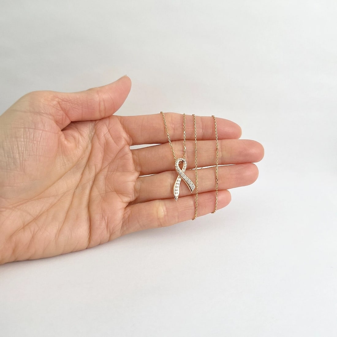 Collar colgante con cinta de concientización sobre el cáncer de mama de diamantes de oro - 5