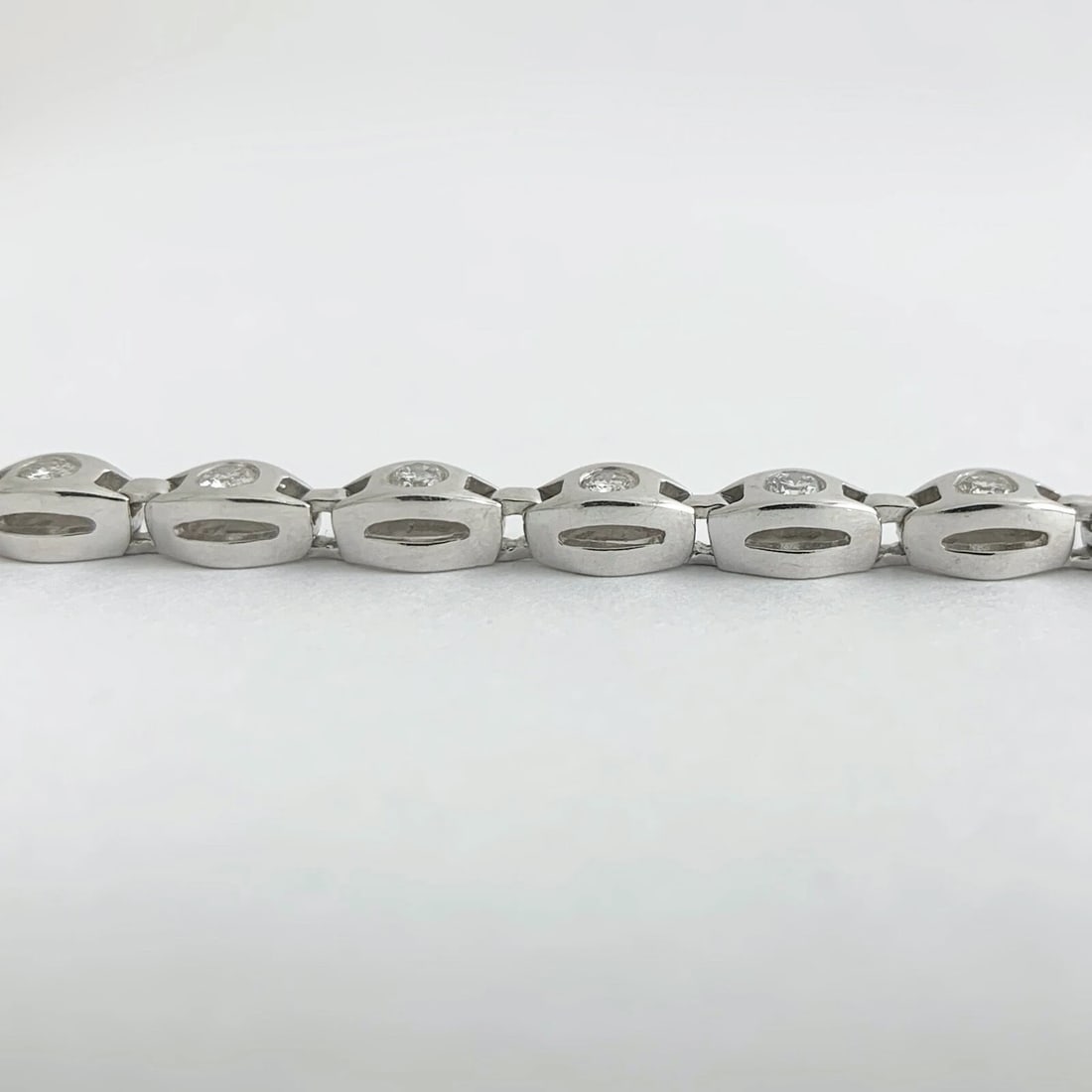 Oval Link Burnished Diamond Tennis Bracelet 14K White Gold, 1.01 CTW, 10.88 Gram - 10