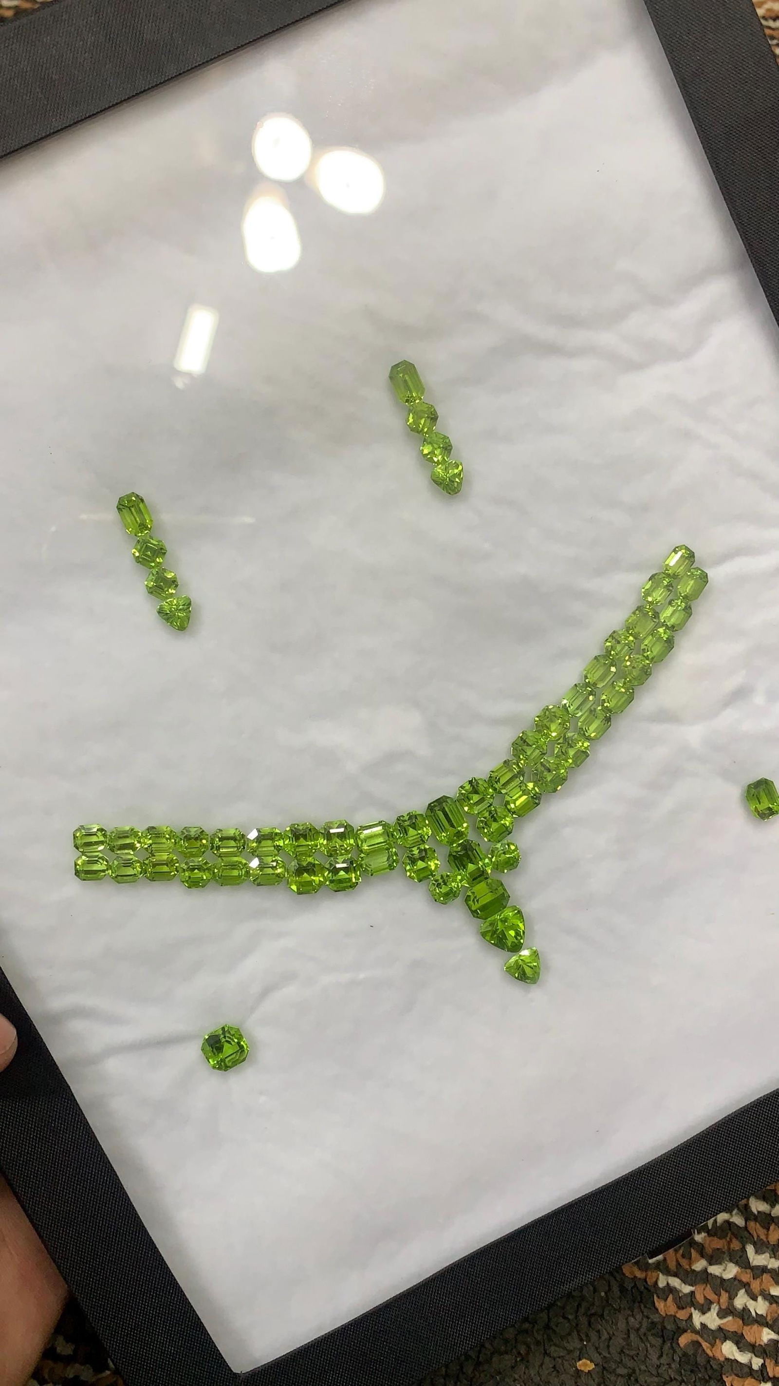 85 Carat Apple Green Peridot Jewelry Layout, Loose Gemstones - 4