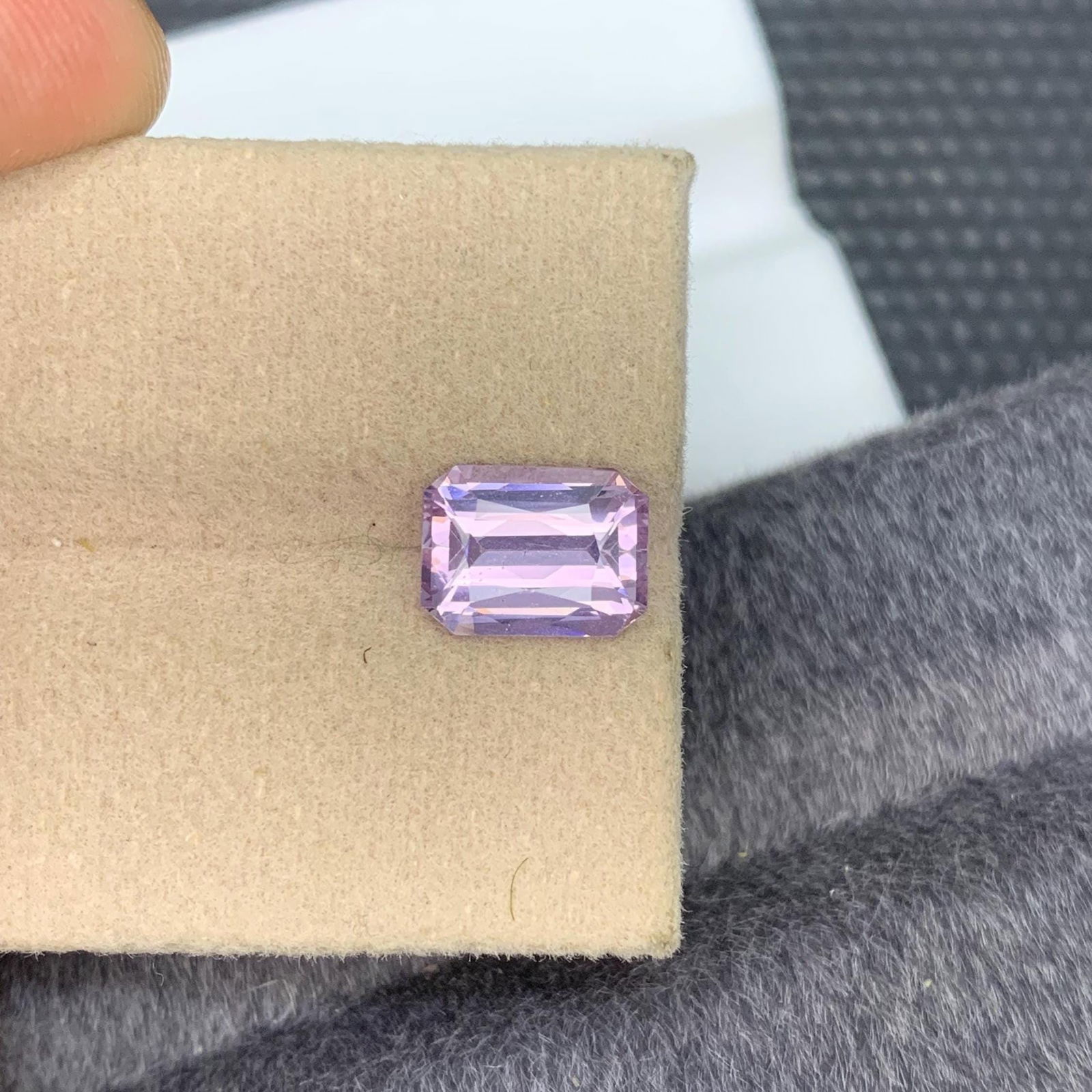 GIA Certified 2.37 CT Light Pink Octagonal Spinel Gemstone - 4