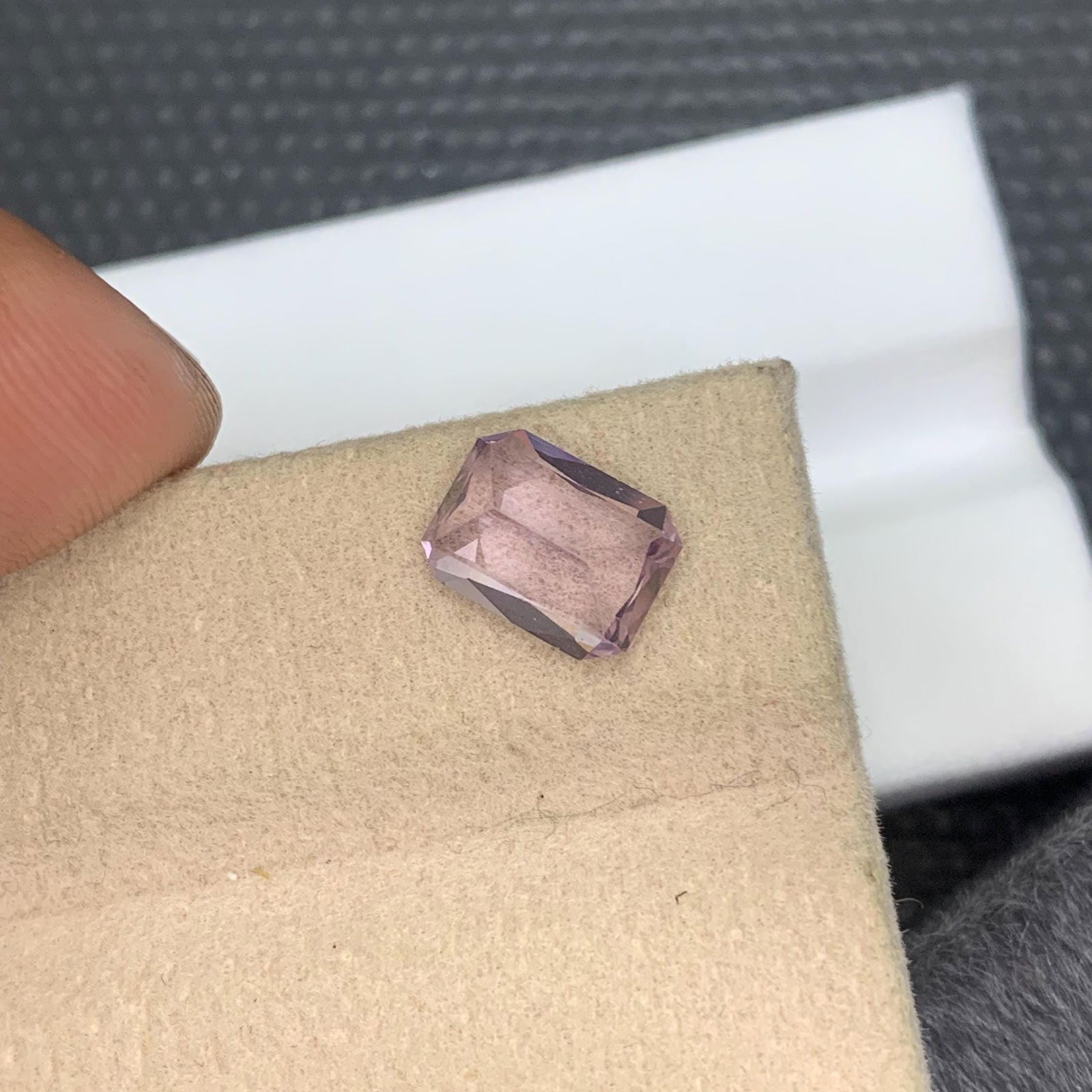 GIA Certified 2.37 CT Light Pink Octagonal Spinel Gemstone - 8