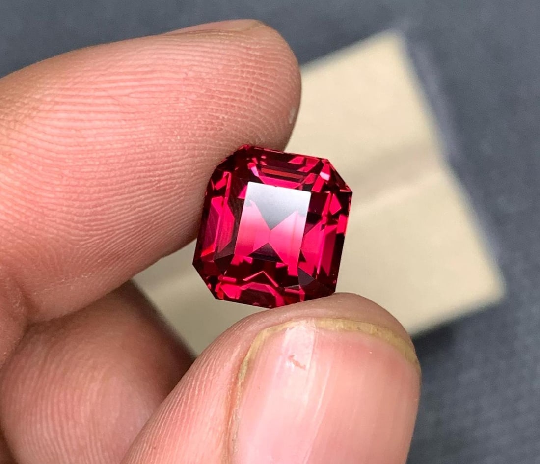 Rhdodlite Red Garnet, Faceted Emerald Vivid Red Garnet Engagement Ring, 7.76 Ct - 3