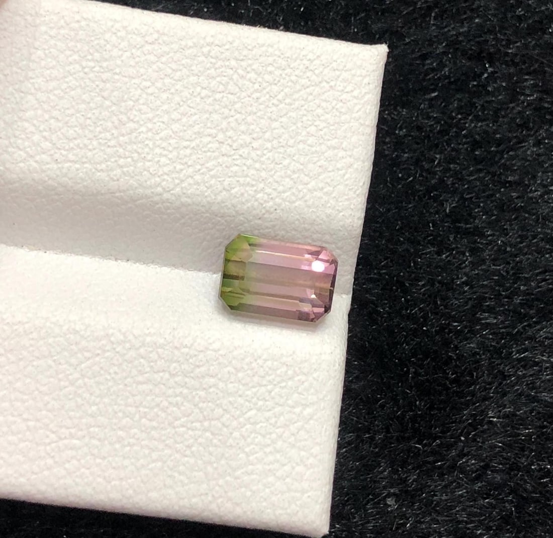 Bi-Color Tourmaline Gemstone: Emerald Cut Green & Pink Afghan Crystal: Title:Bi-Color Tourmaline Gemstone: Emerald Cut Green & Pink Afghan Crystal Description:Materials: Gemstone: Tourmaline Carat weight: 1.57 Weight : 1.57 Carat Dimensions : 7.48 X 5.1X 4.68 MM Shape :