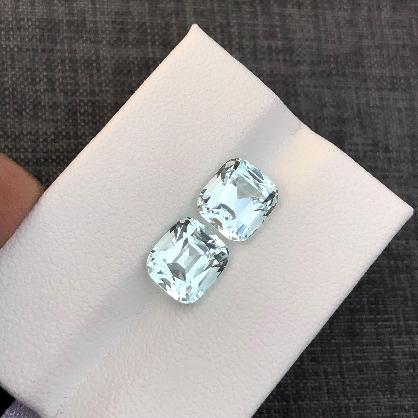 Ice Blue Aquamarine Gemstone: 4.65 Ct Cushion Cut Beryl: Title:Ice Blue Aquamarine Gemstone: 4.65 Ct Cushion Cut BerylDescription:Materials: Gemstone: Aquamarine Carat weight: 4.65 