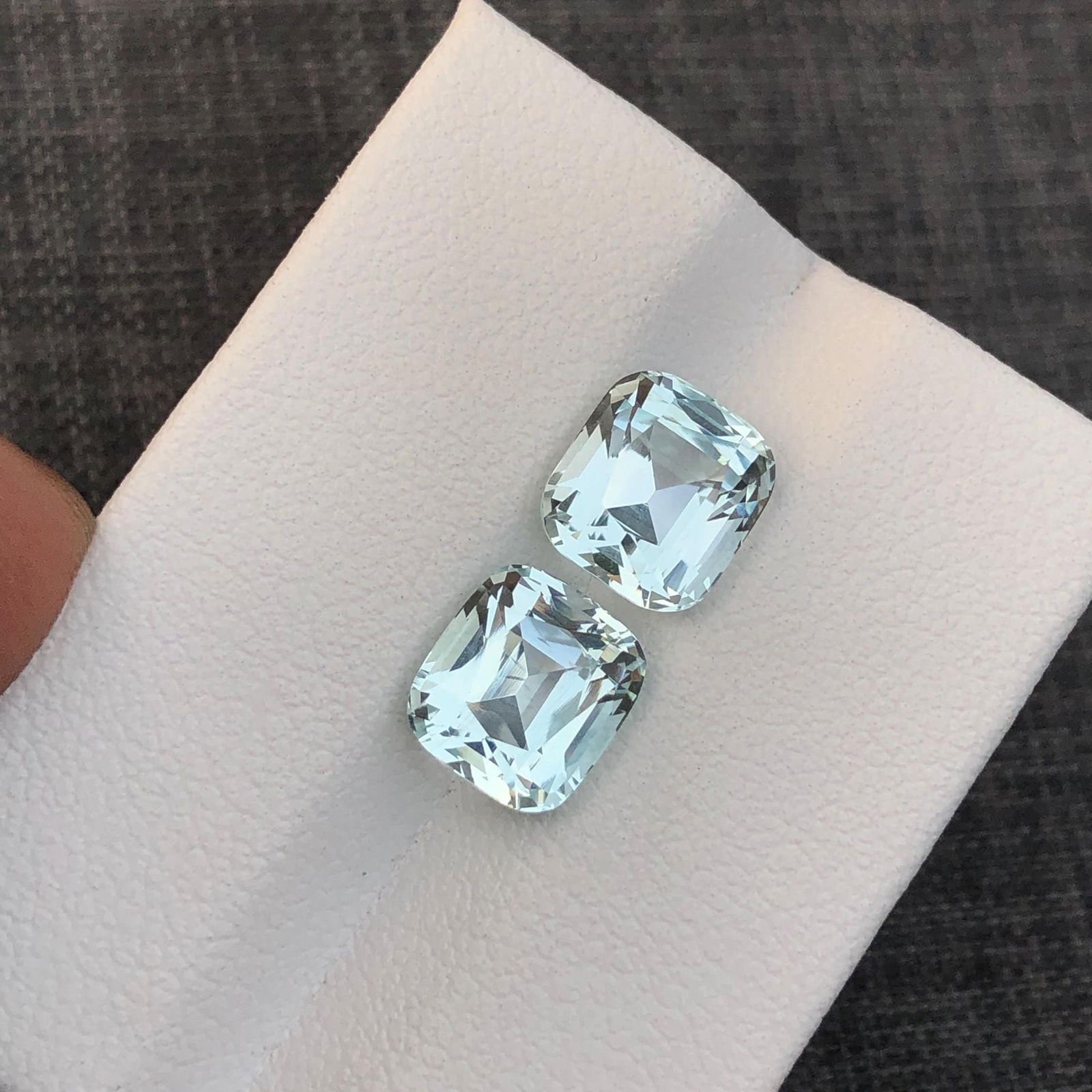Ice Blue Aquamarine Gemstone: 4.65 Ct Cushion Cut Beryl - 6