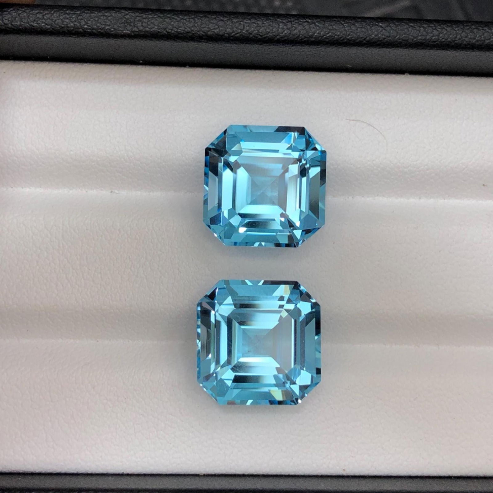 Swiss Blue Topaz Pair: Asscher Cut Gemstones, 30.65 Carat - 6