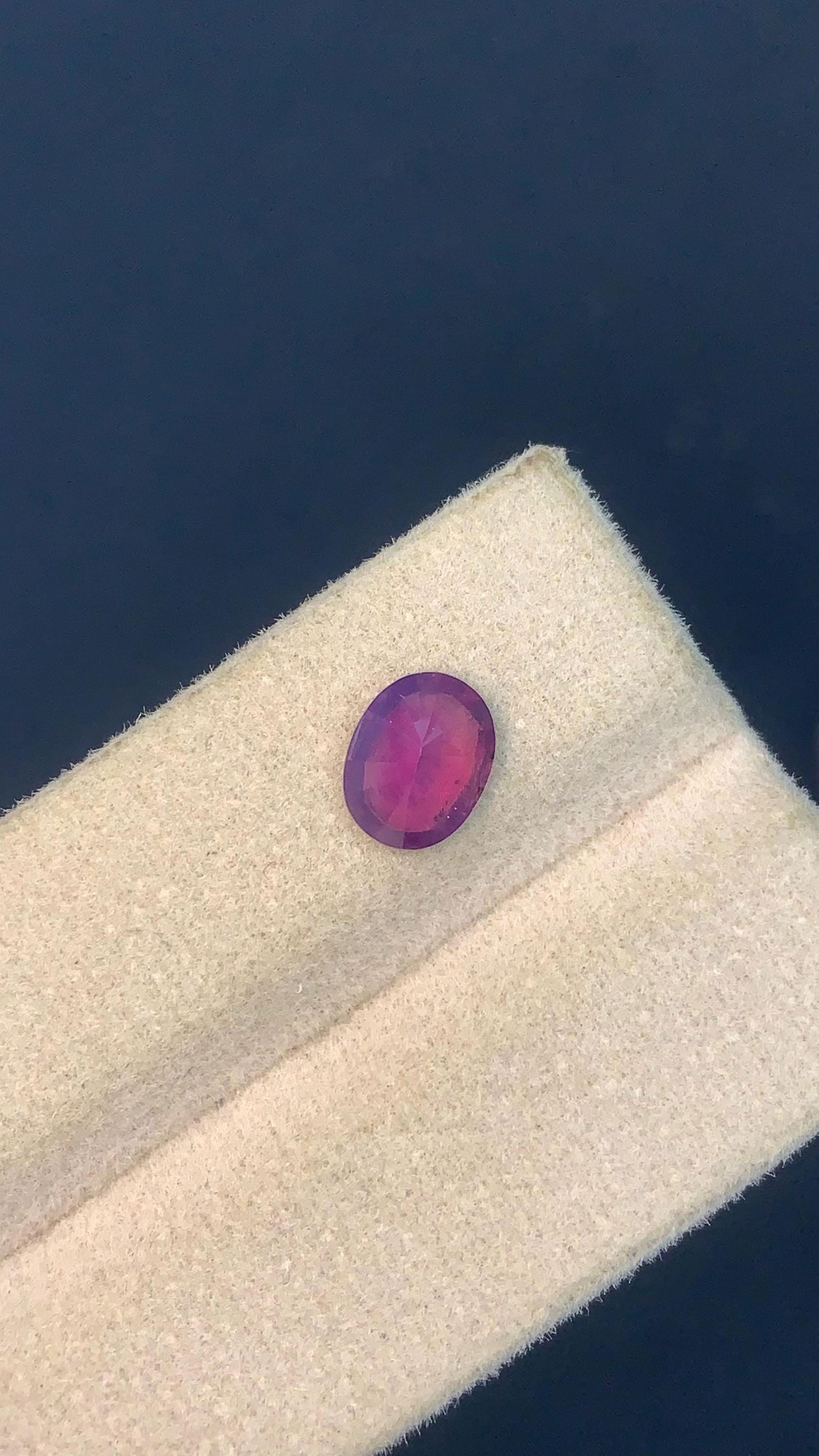 Purplish Pink Corundum Gemstone: 1.50 Carat Oval Cut, Kashmir Origin - 9