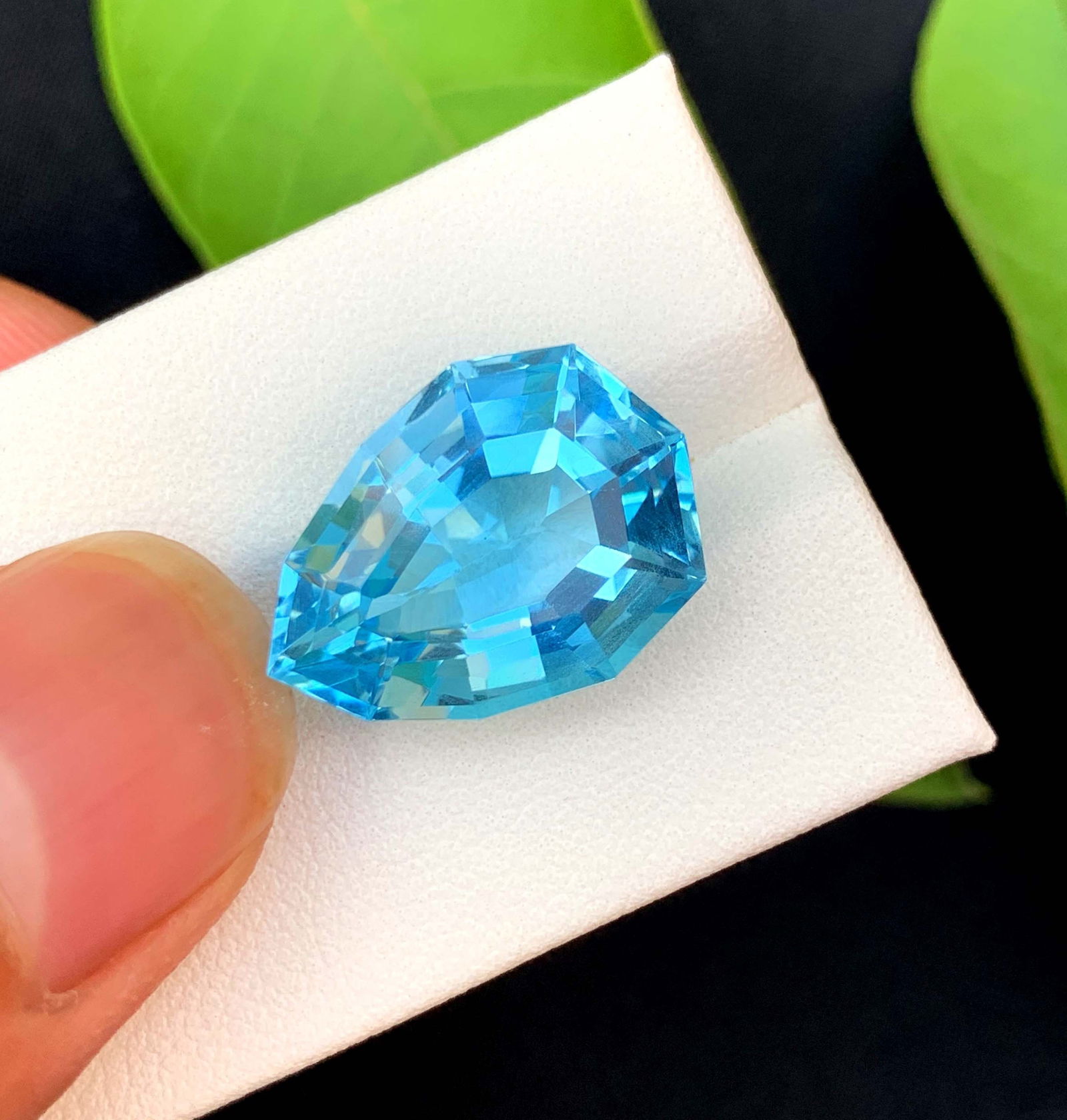 Natural Swiss Blue Topaz Gemstone: Fancy Pear Cut, 17.25 Carats - 2