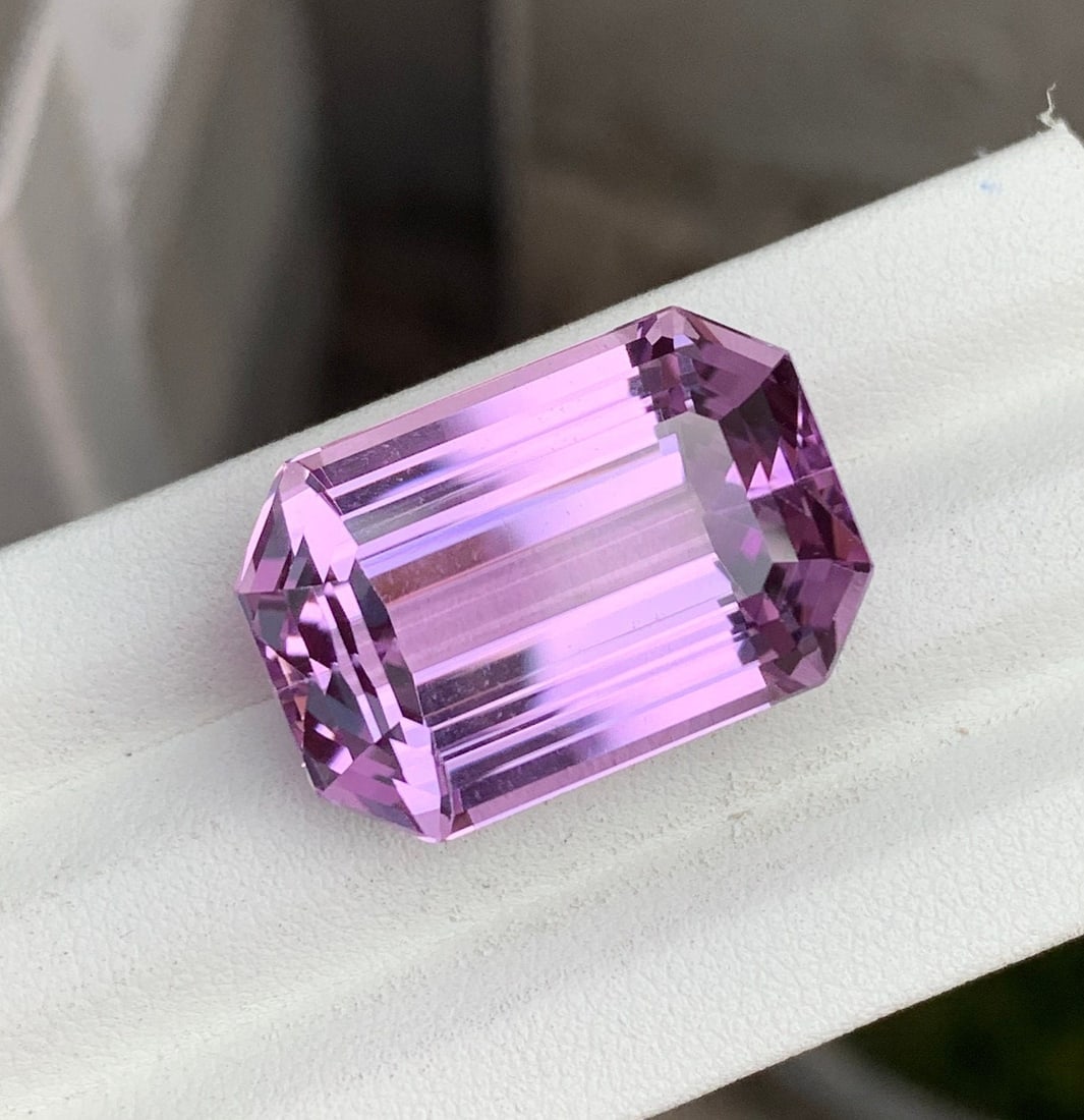 46.40 ct Cotton Pink Kunzite Gemstone: Emerald Cut Jewelry Stone: Title:46.40 ct Cotton Pink Kunzite Gemstone: Emerald Cut Jewelry Stone Description:Materials: Gemstone: Kunzite Carat weight: 46.40 Cotton pink kunzite gemstone, Stunning kunzite cut stone, Cotton pin
