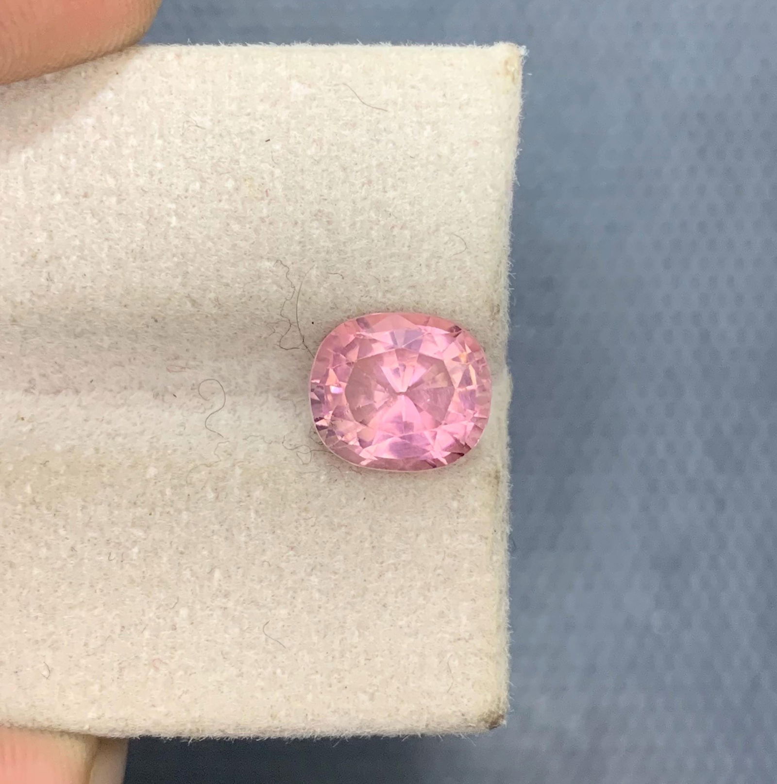 Pale Pink Tourmaline Gem, Faceted Oval Cut, 2.13 Carats (8.5 X 7.4 X 5.1 MM): Title:Pale Pink Tourmaline Gem, Faceted Oval Cut, 2.13 Carats (8.5 X 7.4 X 5.1 MM) Description:Materials: Gemstone: Tourmaline Carat weight: 2 �������&