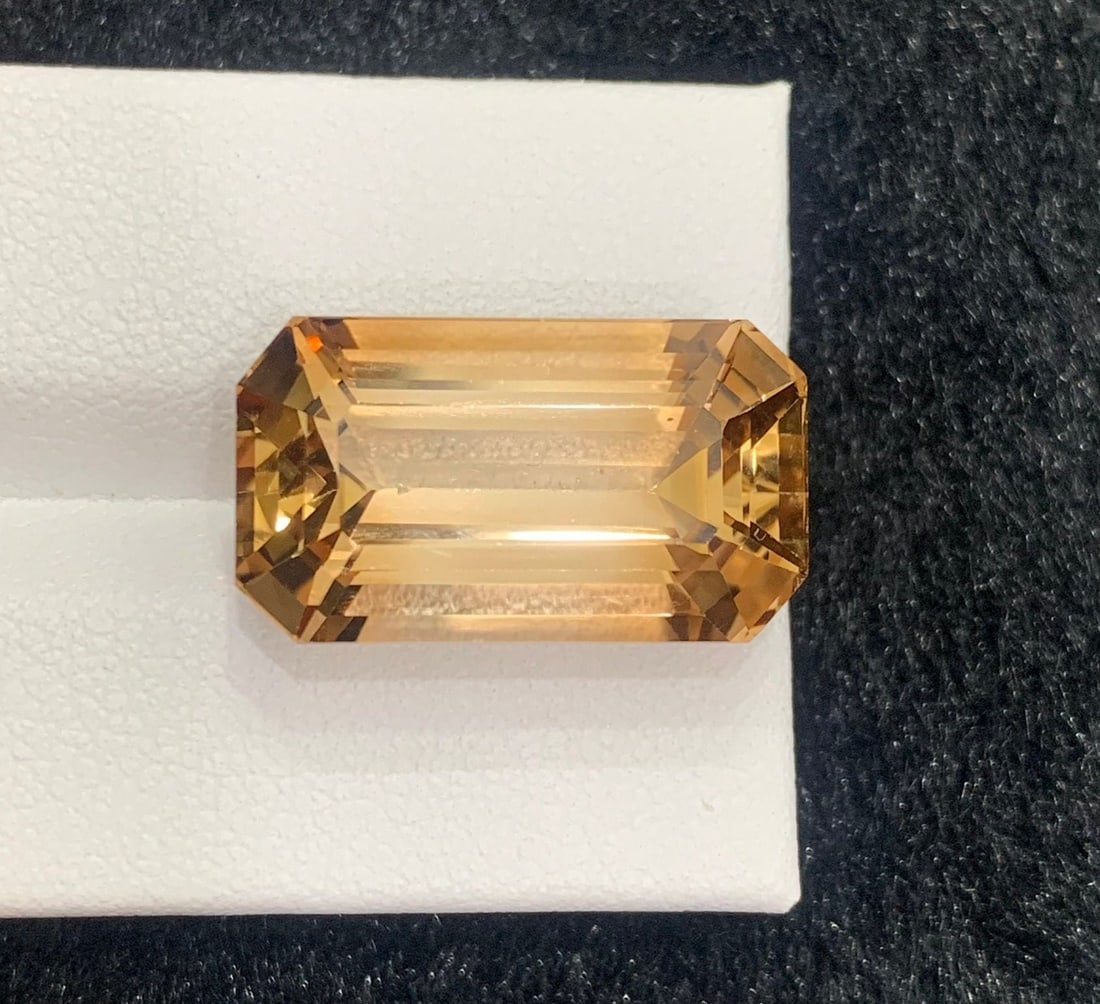 Golden Topaz Loose Gemstone: 27.05 Carat Emerald Cut Stone - 5