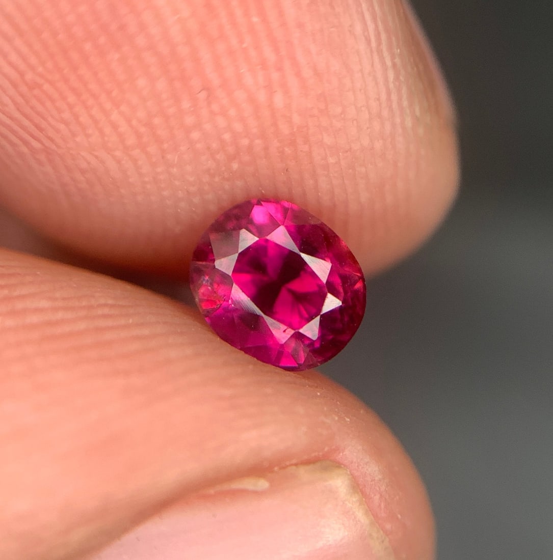 Oval Mozambique Ruby Loose Gemstone: Pinkish Red Jewelry Stone (0.90 CT) - 8