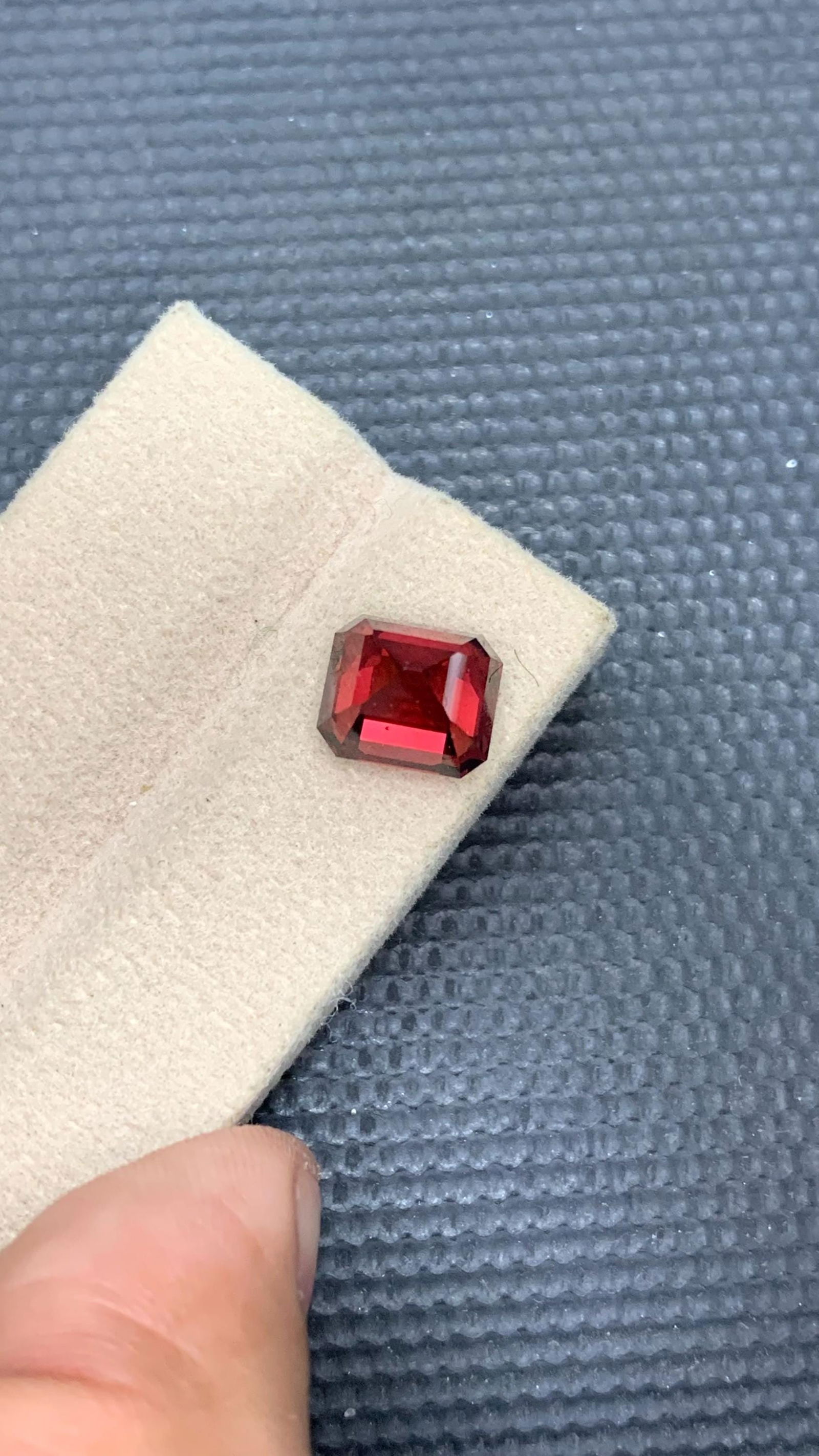 Tanzania Bloody Red Garnet Gemstone: Emerald Cut, 6.31 Carat - 9