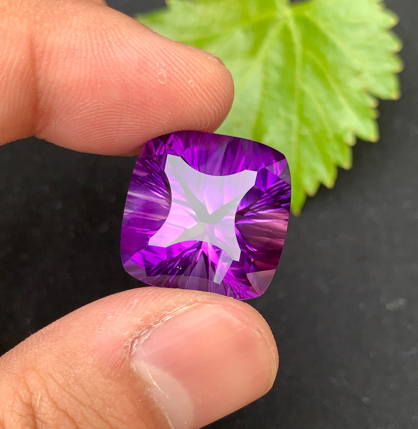 Radiant Cut Amethyst Gemstone: 28.40 Carat Royal Purple Quartz - 2