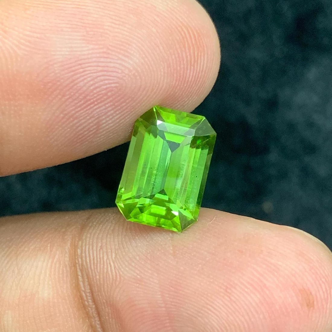 Emerald Cut Peridot Gemstone: Apple Green Jewelry Stone, 4.70 Carat - 4