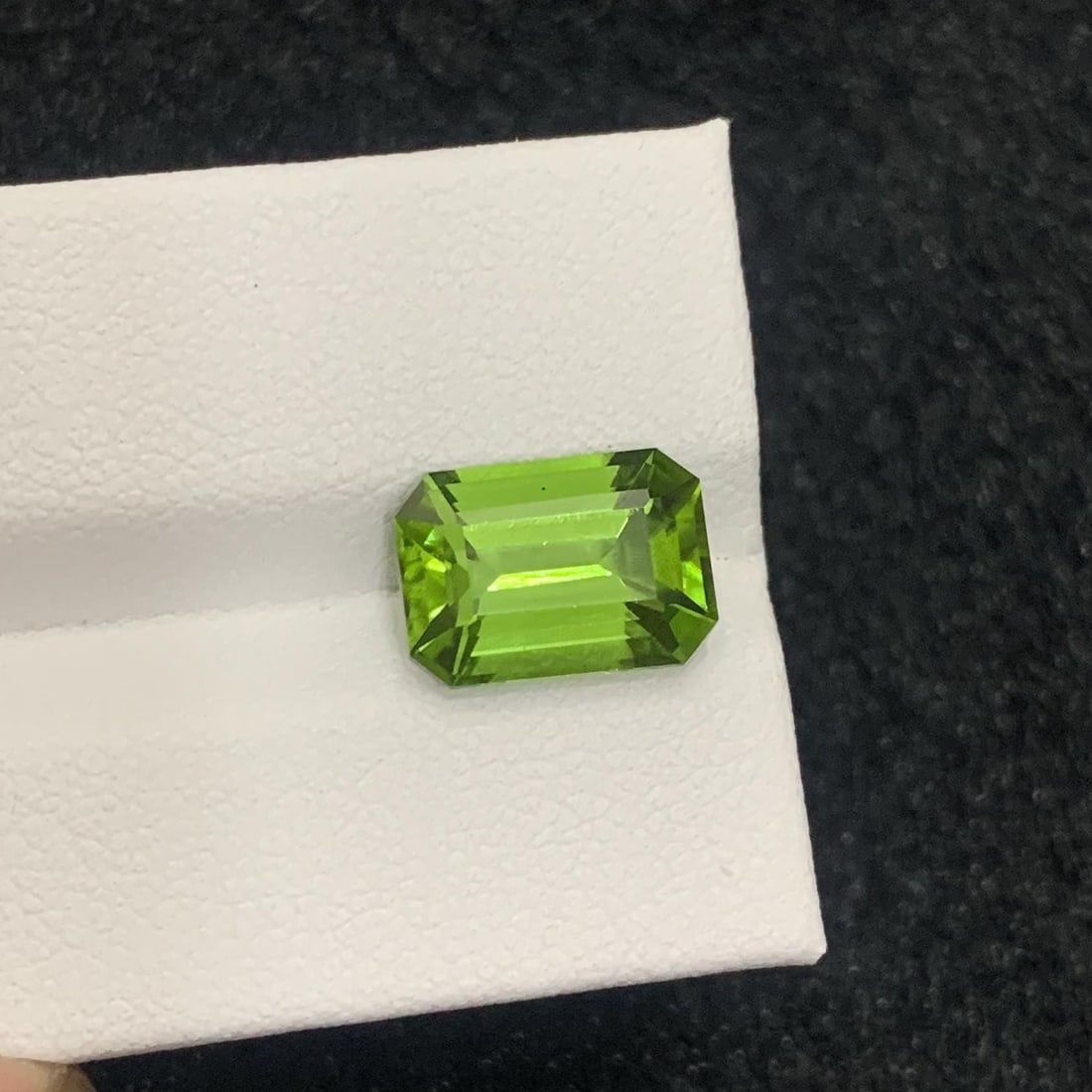 Emerald Cut Peridot Gemstone: Apple Green Jewelry Stone, 4.70 Carat - 5
