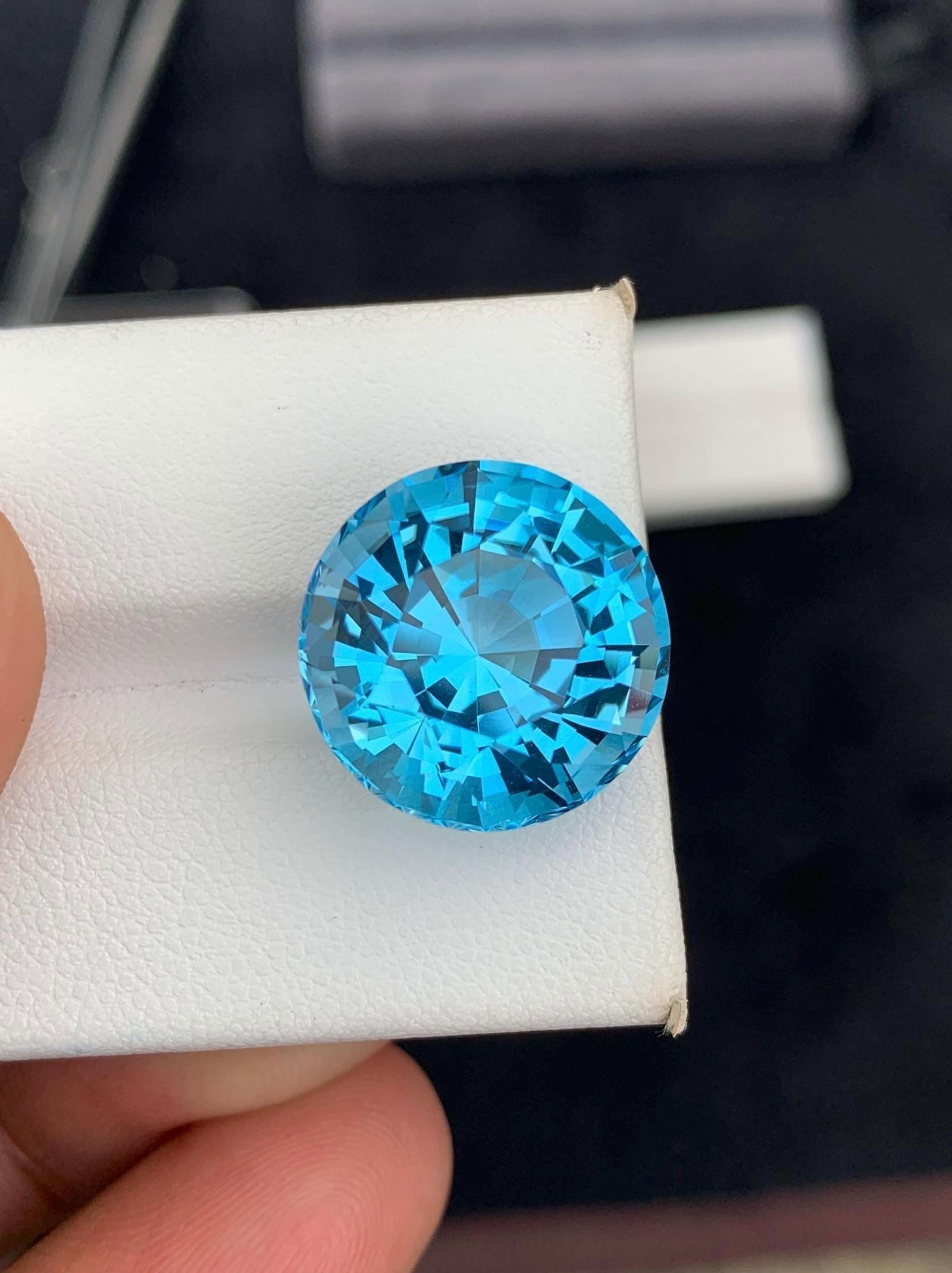 41.90 Carat Swiss Blue Topaz Gemstone: Round Cut November Birthstone - 3