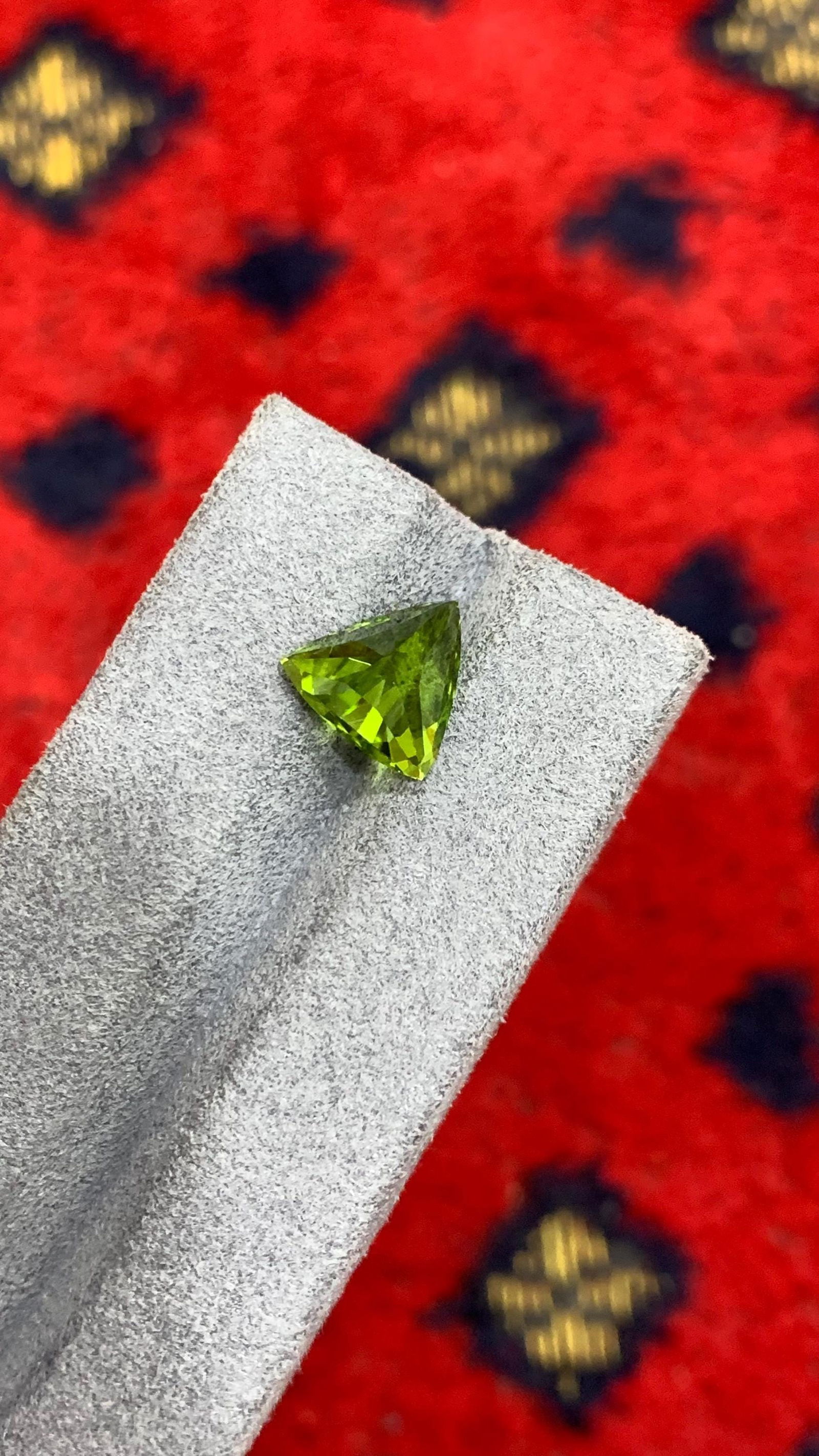 Deep Green Peridot Gemstone: 4.55 CT Trillion Cut, Sapat Mine - 8