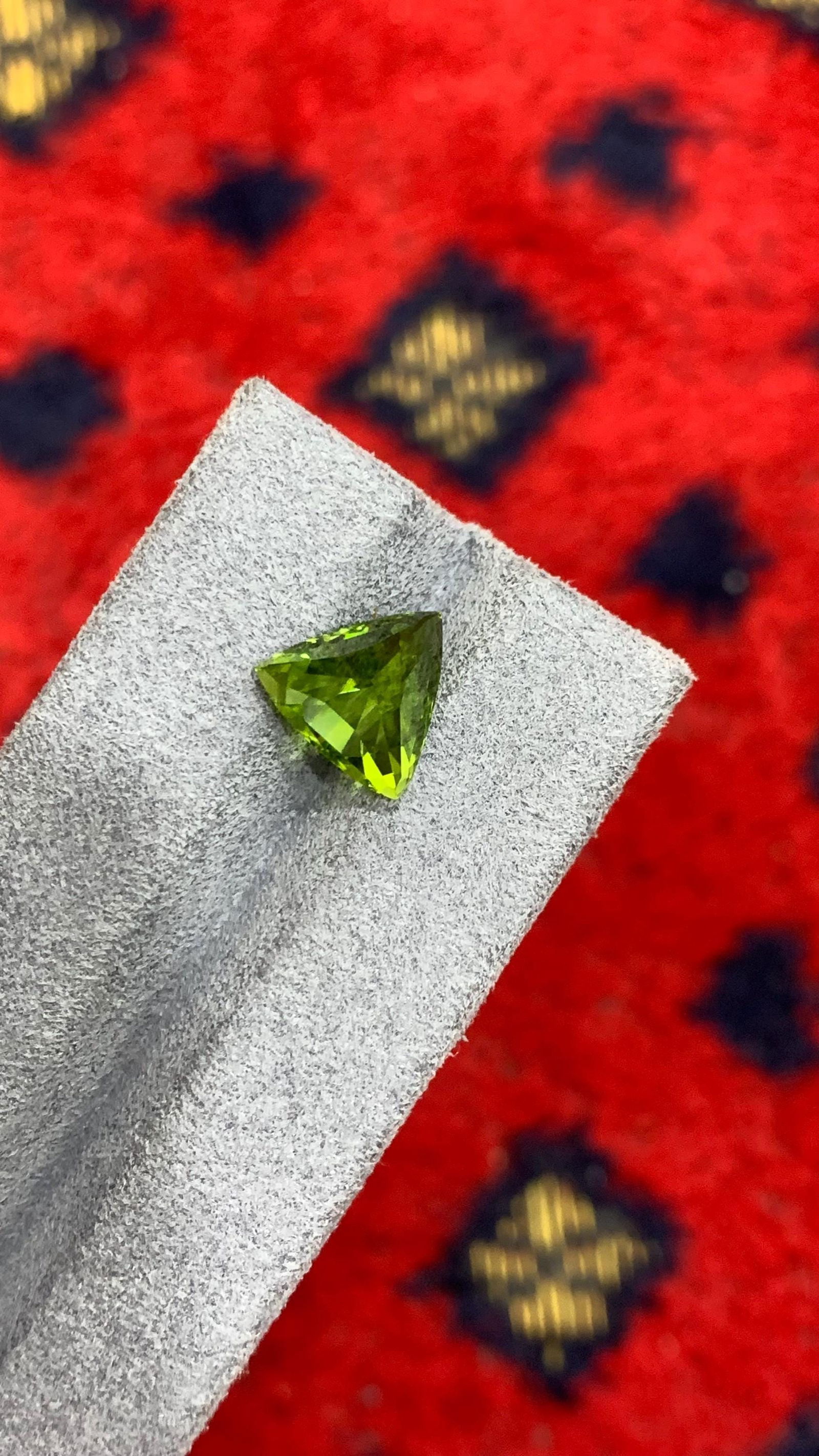 Deep Green Peridot Gemstone: 4.55 CT Trillion Cut, Sapat Mine - 9