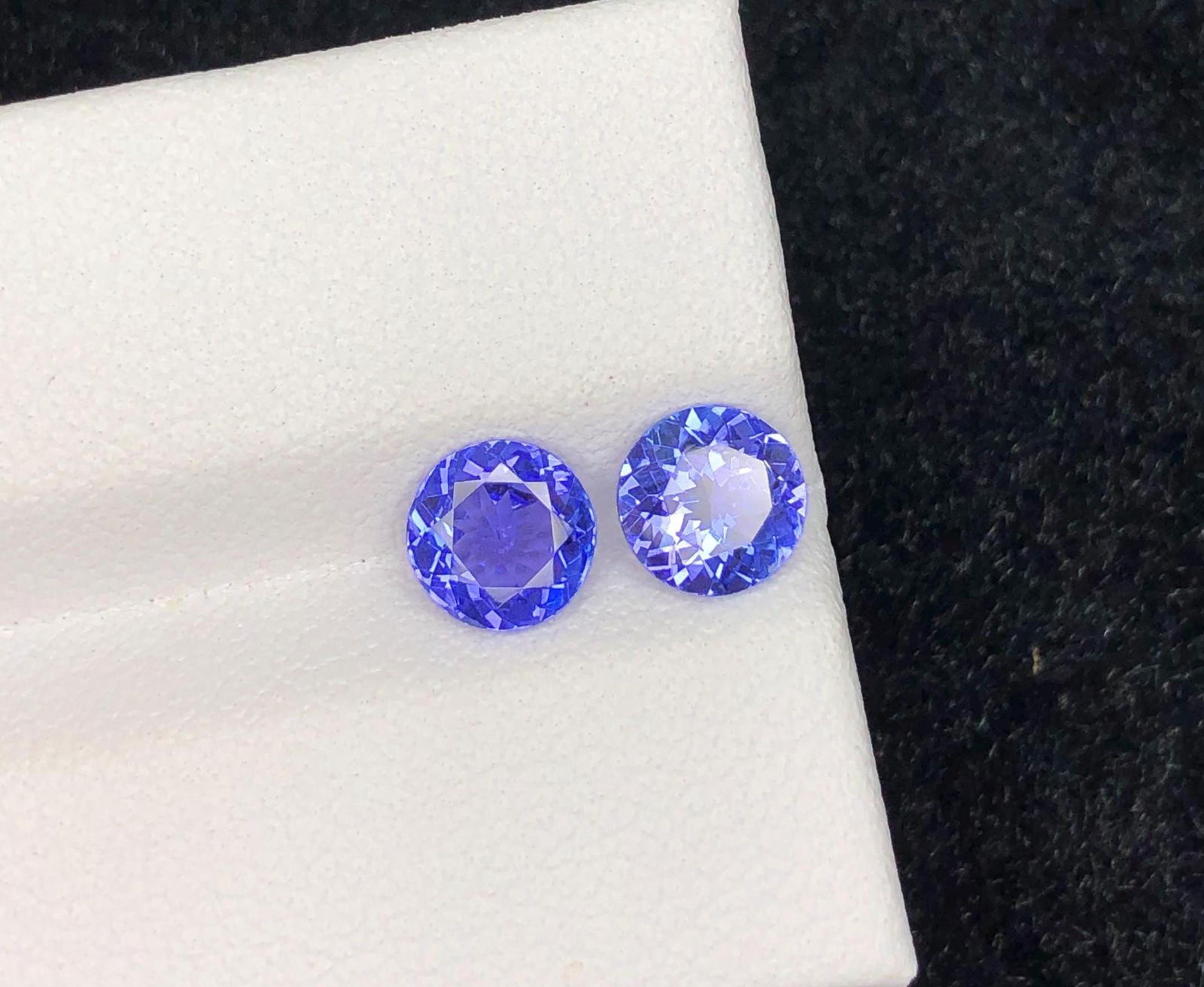 Violet Blue Tanzanite Gemstone Pair: Faceted Round Cut, 1.6 Carat - 3