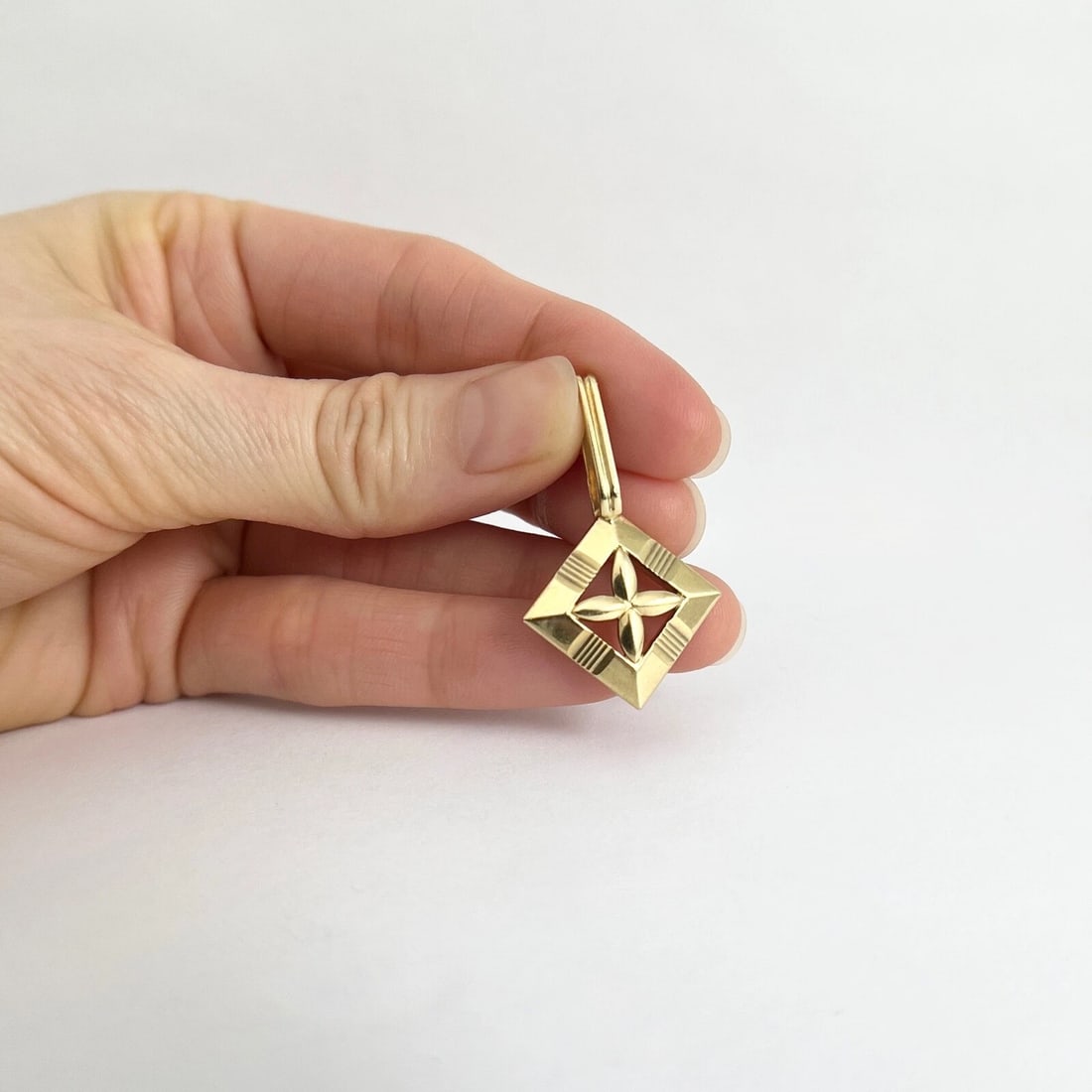 Vintage Drop Star Flower Necklace Pendant 18K Yellow Gold, 5.39 Grams - 3