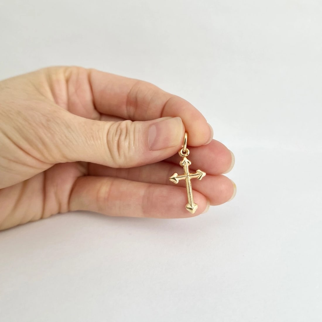 Vintage Cross Religious Pendant Charm 18K Yellow Gold, 1.19 Grams - 4