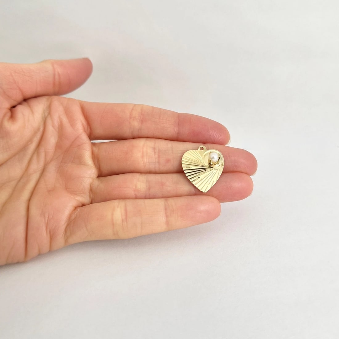 Vintage 1960's Fluted Pearl Heart Charm Necklace Pendant 14K Yellow Gold 1.21 Gr - 5